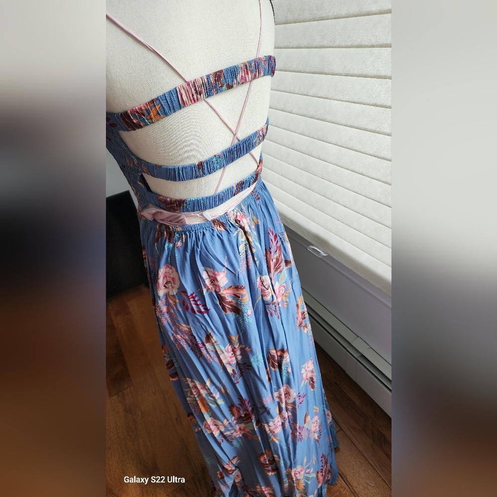 Dress - Picture 2 of 2